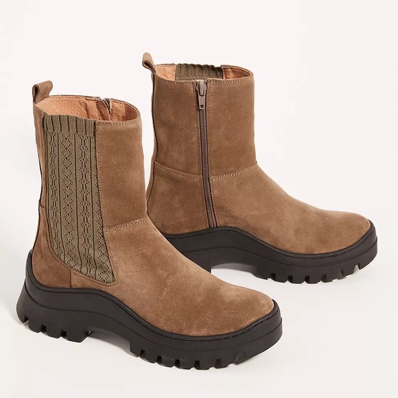 Anthropologie Farylrobin Chelsea Boots - Picture 2 of 16